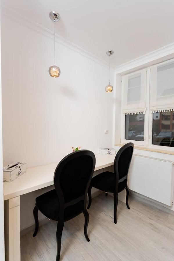 Apartament Carolyne Bistriţa Eksteriør bilde